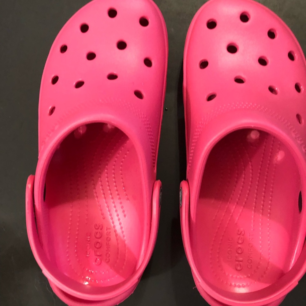 Crocs size 7 new pink